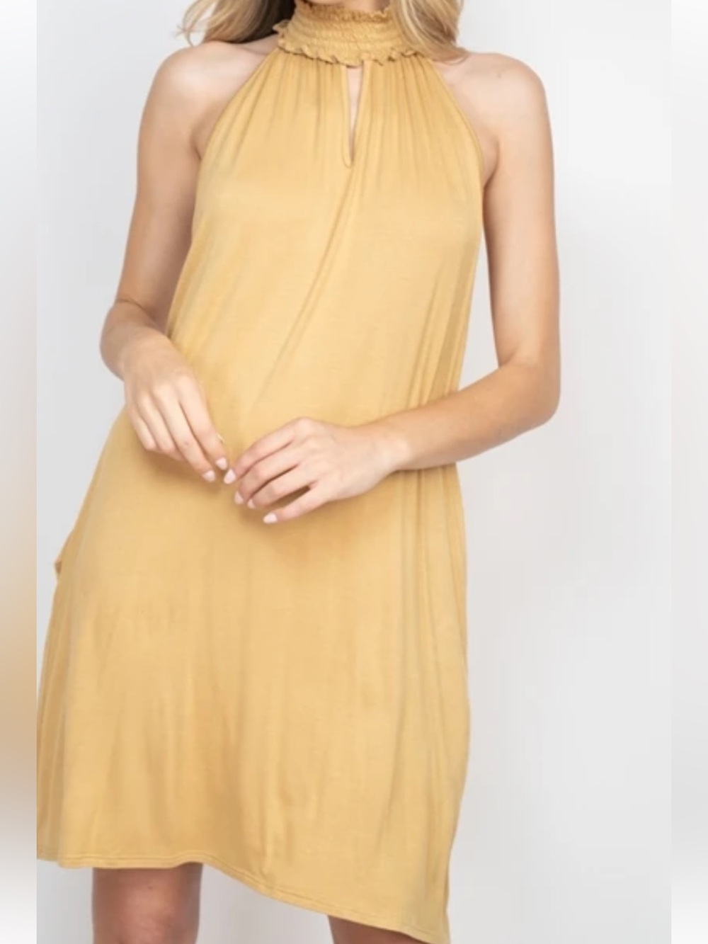 Perfect peach Smocked Halter Neck Sleeveless Maxi Dress - size  small nwot